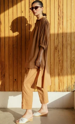 Caramel Pants><noscript><img width=