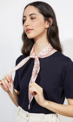 Fleurie Neckerchief><noscript><img width=