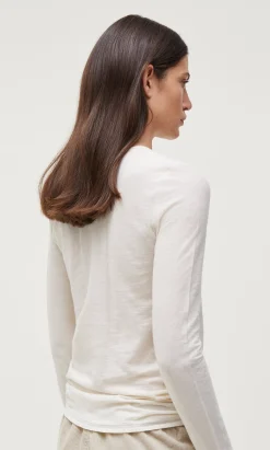 Gentle Tee><noscript><img width=
