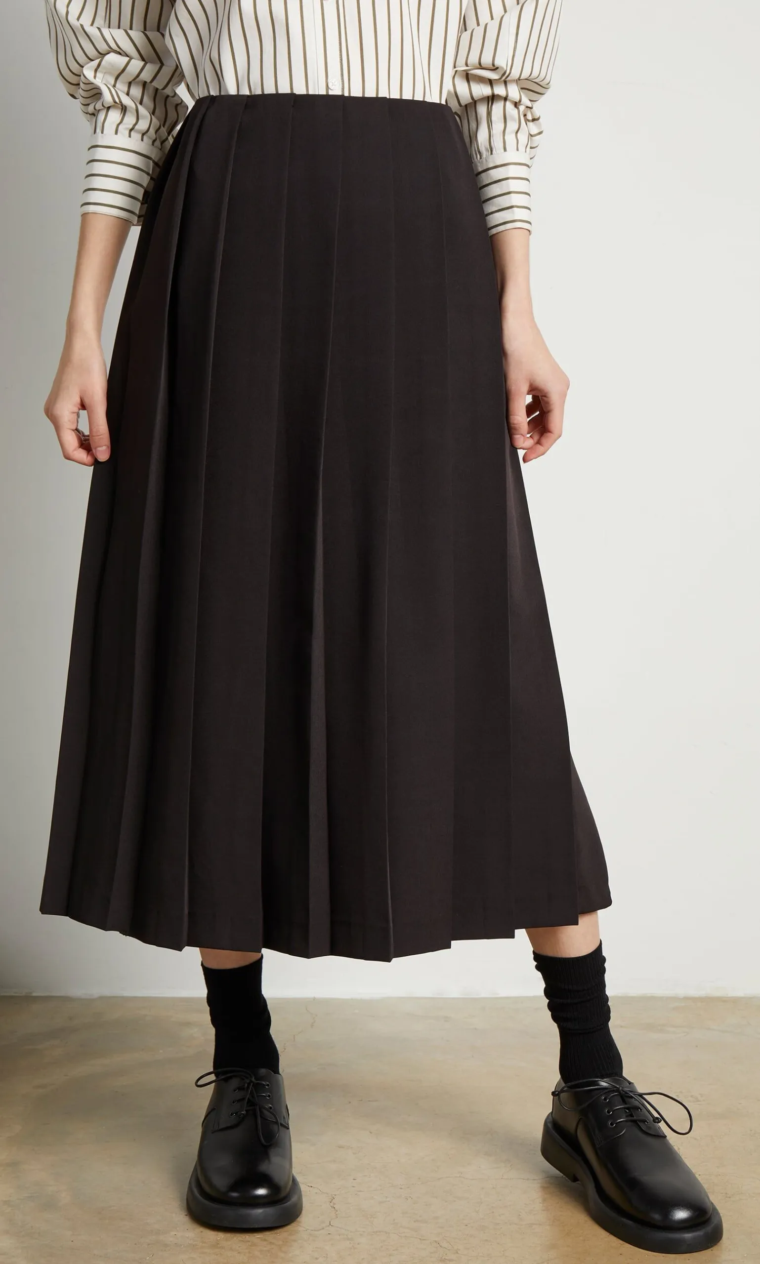 Pleat & Button Skirt>Plümo Studio Online