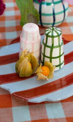 Salt & Pepper Shakers><noscript><img width=
