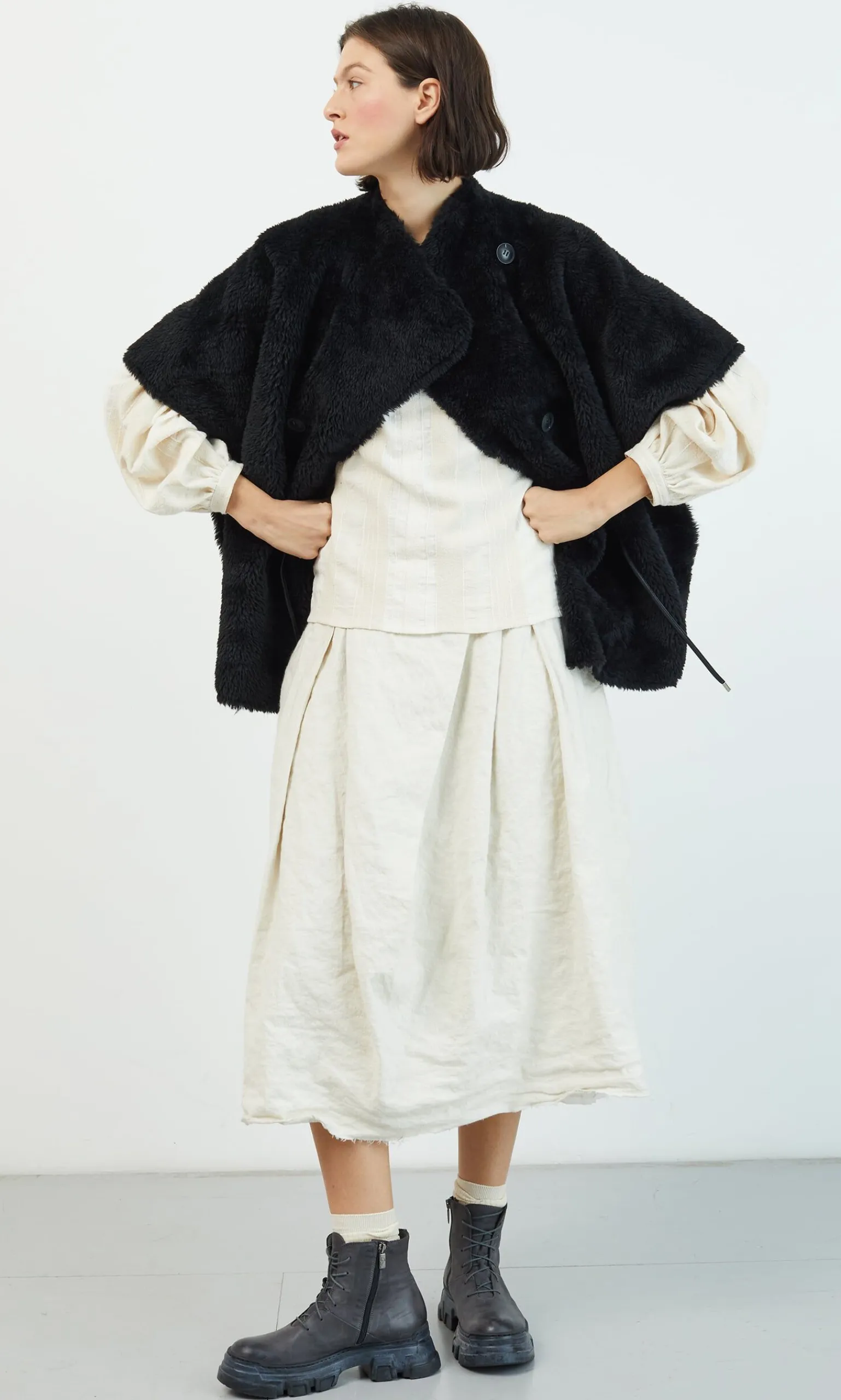 Shearling Cape - Black>Plümo Hot