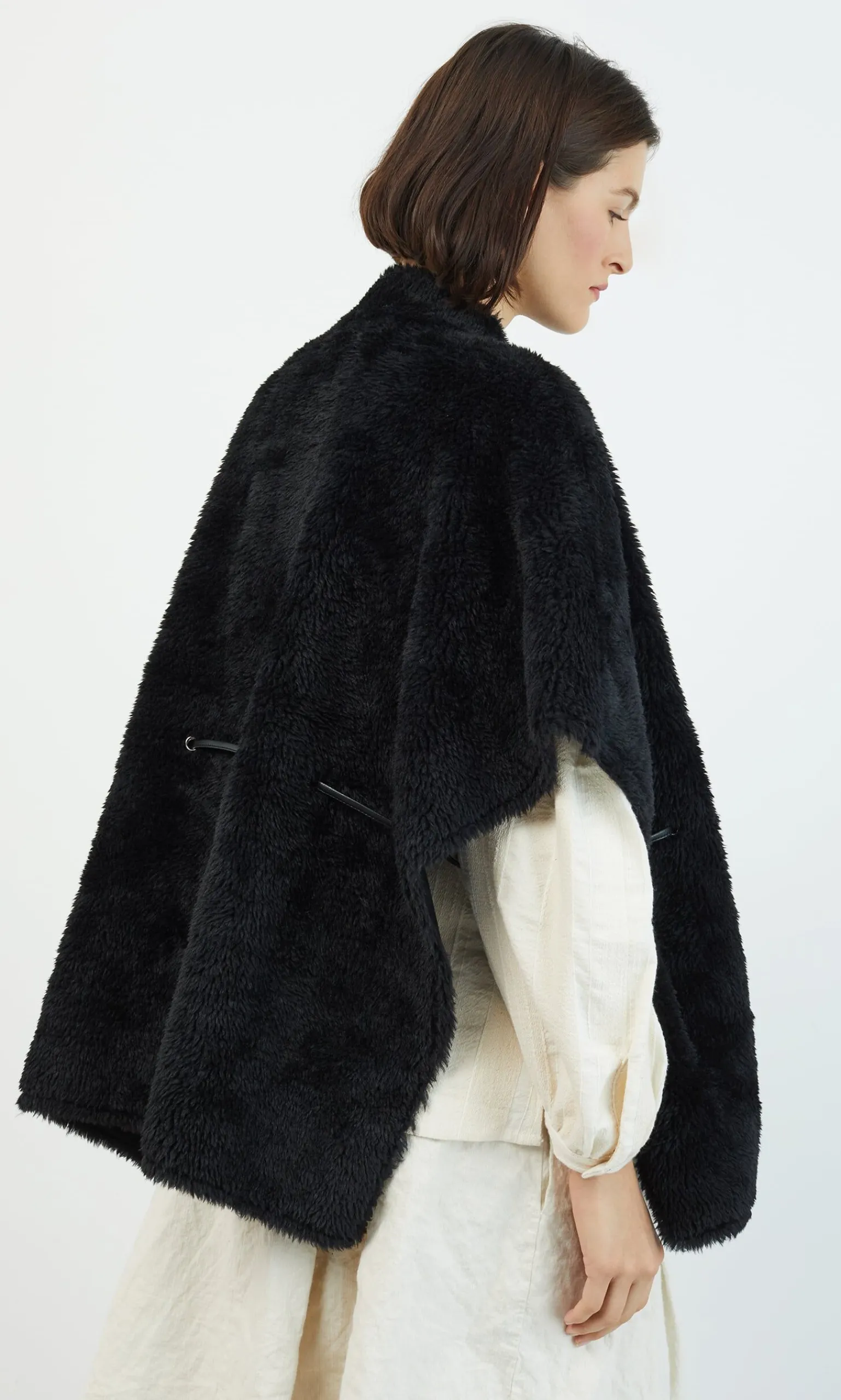 Shearling Cape - Black>Plümo Hot