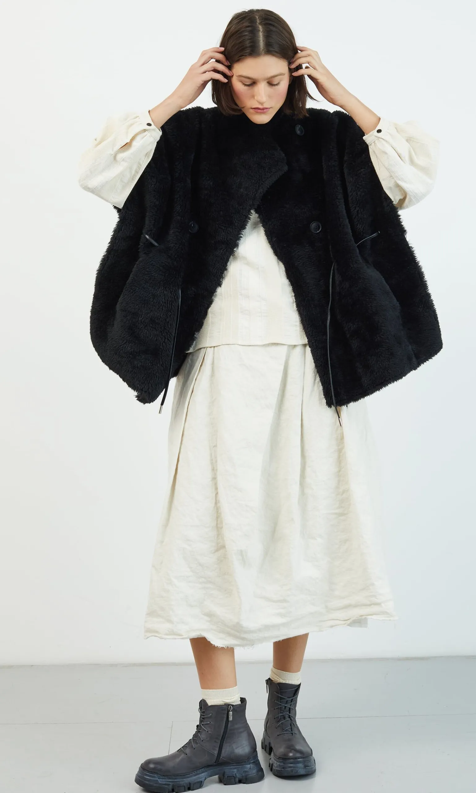 Shearling Cape - Black>Plümo Hot