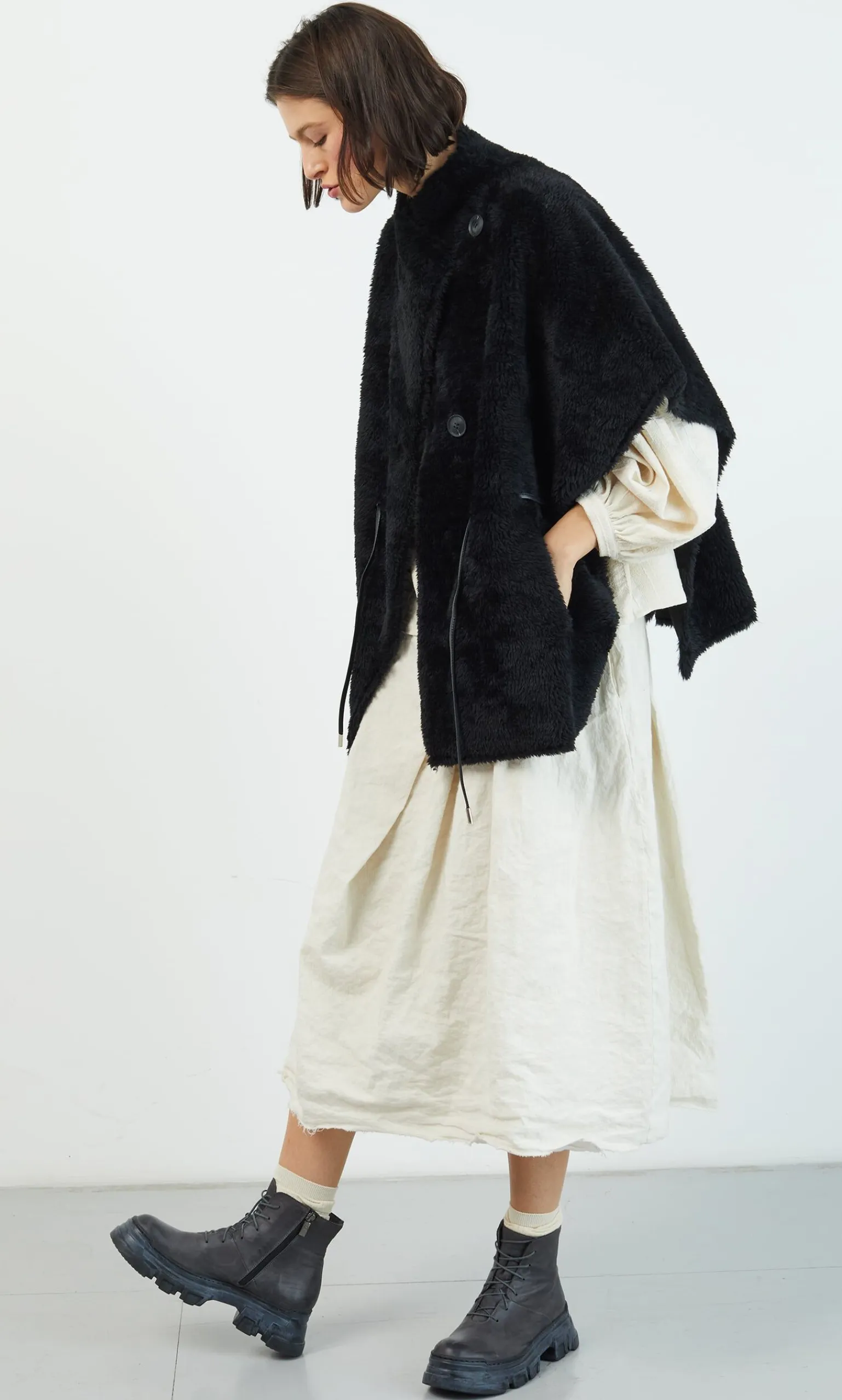Shearling Cape - Black>Plümo Hot